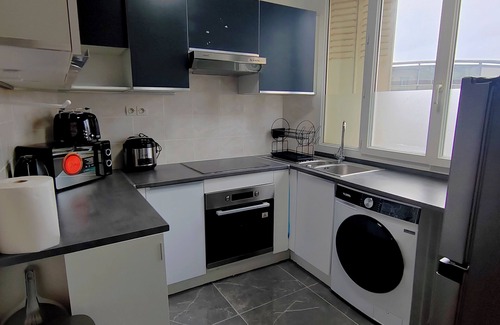 Creil Apartamento | Appart in town center - 5 min of station - 1 to 6 pers - near paris