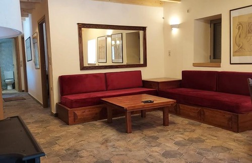 Zarouhla Apartamento | AROANIA suites