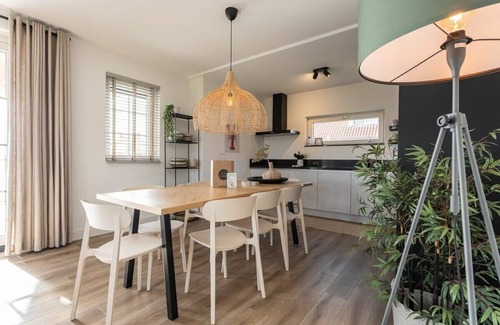 Ossenisse Casa | Holiday home with polder views on Resort Knuitershoek | Knuitershoek 72