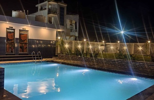 Dabok Hotel | Hotel The Crystal