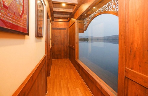 Rajpipla Alquiler De Eote | Houseboat in Kevadia near Statue of Unity