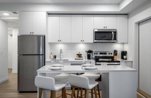 Crescent Heights Apartamento | King Bed | Mins to Saddledome | Cgy Tower Views