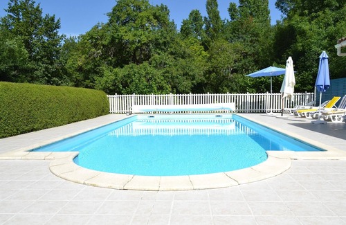 Cherigne Casa | Gran casa familiar con piscina climatizada.