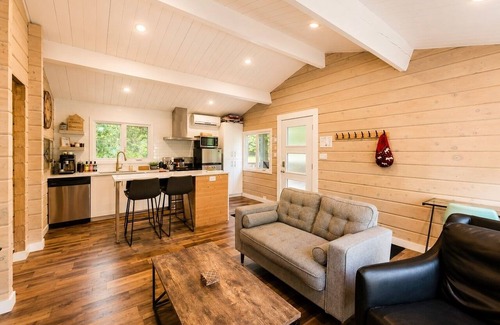 Sutton Chalet De Esquí | Ô-CHALET beautiful 2 bedroom mini-chalet