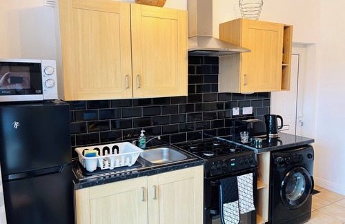 Blessington Condominio | One Bedroom Self-Contained Apartment. King or Twin Set Up