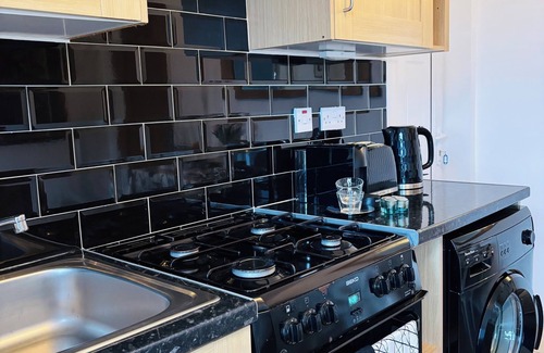 Blessington Condominio | One Bedroom Self-Contained Apartment. King or Twin Set Up