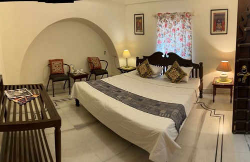 Bhindar Otro | Remodeled historical 446-year-old Palace built in 1578 AD, Suite rooms