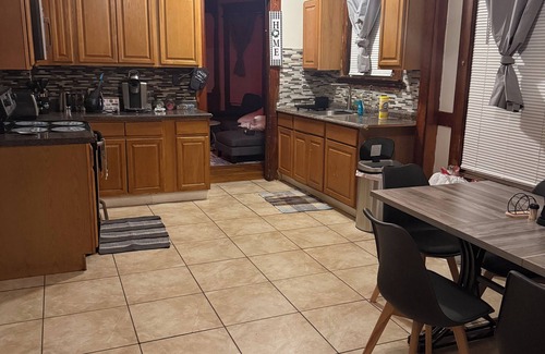 New Haven Casa | Spacious 3-Bedroom Unit in Prime New Haven Location–A Perfect Place to Call Home