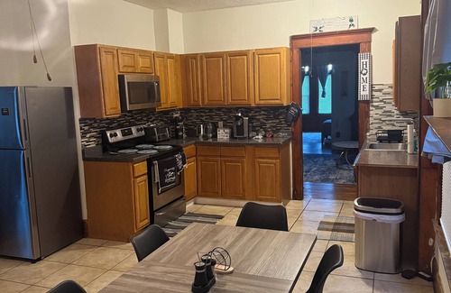 New Haven Casa | Spacious 3-Bedroom Unit in Prime New Haven Location–A Perfect Place to Call Home