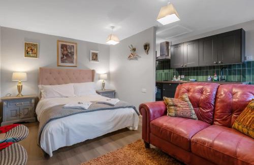 Foxton Casa | The Artist studio