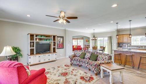 10 Mi to Aztec Ruins: Family Home w/Large Yard!
