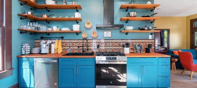 Historic French-Inspired Family Gem ❤️ Free Parking Near Capitol & Downtown