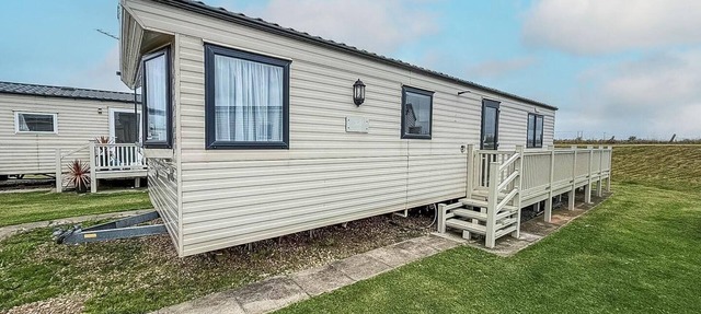 4 berth caravan for hire at Sunkist Holiday Park near Skegness ref 42084S