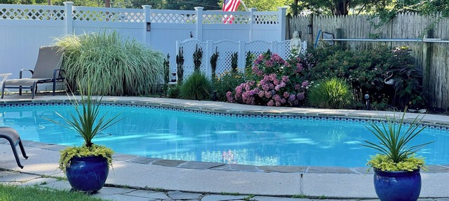5 blocks to beach Sleeps 14, 3 Bath, Pool, Outdoor Shower 90/45 min to Philly/AC