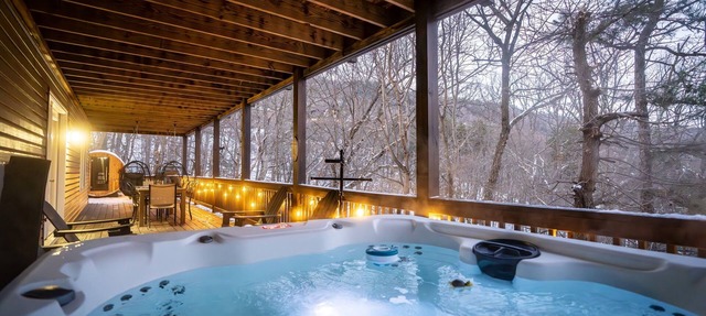 7BR Resort Home-Sauna, Hot Tub, Arcade, Sleeps 18