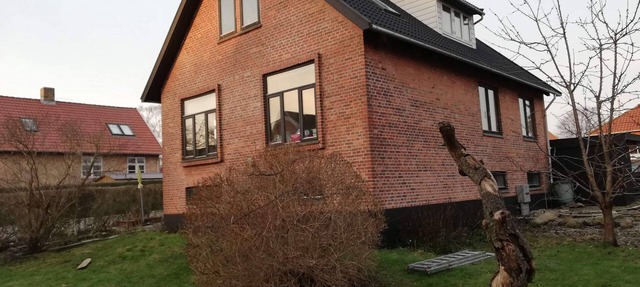 Amazing big house with a garden, for the large Family.