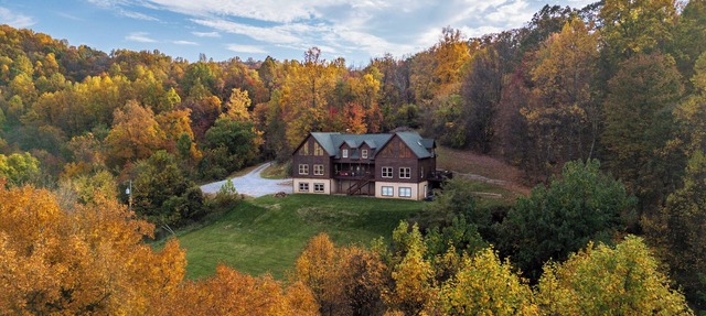 AMAZING VIEWS! Hiking/Shenandoah ParkAccess/62 Private ACRES-4 Bedroom Suites