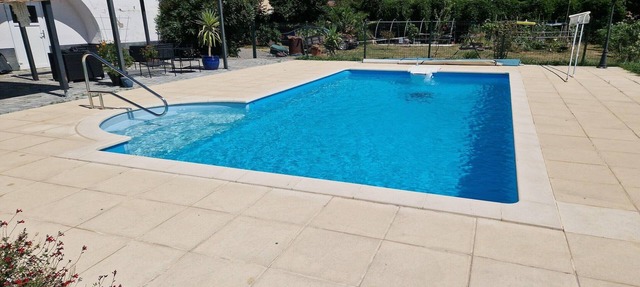 Apartamento con piscina, wifi