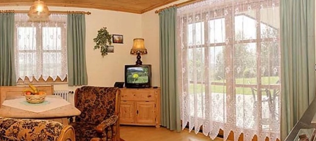 Apartamento en el sótano con una gran terraza