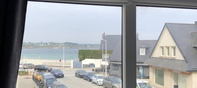 Apartment 30m from the beach, shops nearby,
