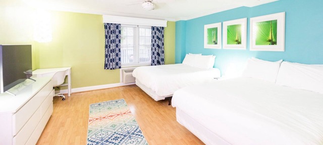 Best of Delaware - Two QUEEN Beds - Pet Friendly-Walk to Beach-Pool-Hot tub