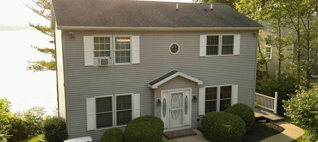 Owasco Lake Beach Front Home con impresionantes vistas