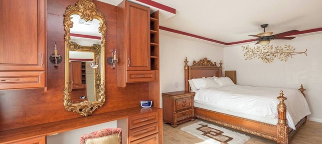 CASA MIA - Las Vegas traditional Luxury