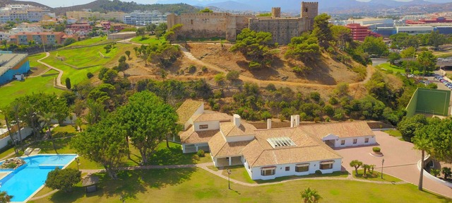 Castle Beach House. Luxury Beachfront Villa