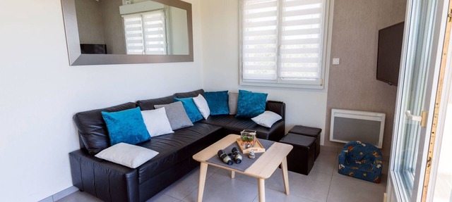 Charmantes Haus mit privatem Jacuzzi in der Bretagne by Interhome