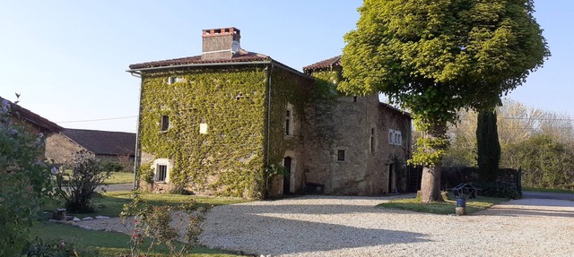 Charming 15th-century Charentais house with Cluniac priory in grounds.