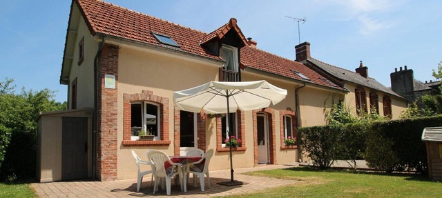Encantadora casa histórica con jardín cerrado en Moon-sur-Elle