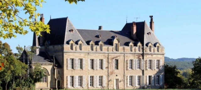 Charming renovated castle – 9 bedrooms, sleeps 21, 17-hectare grounds – Tarn