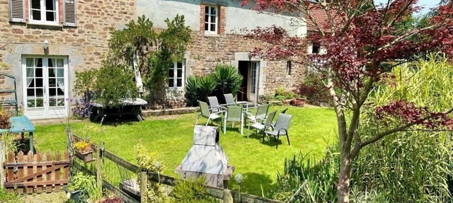 Charming Traditional Gite with WiFi in Lengronne - 5 bedrooms available