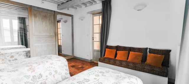 Chez Maya apartment with garden on the banks of the Seine