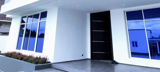 Contemporary 4 Bedroom Villa with VR Room and Fast Starlink 250Mbps Internet