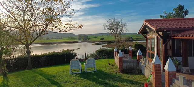 Casita a pie de la Ría cerca de la playa privada (apta para mascotas)
