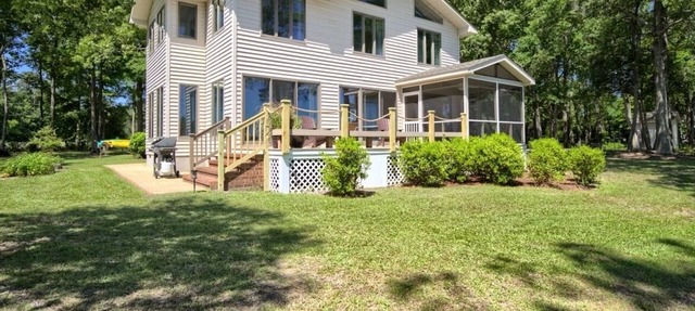 Cottage on Hudgins Creek looks out Stutts Creek to the Chesapeake Bay