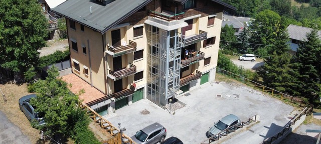 Cozy apartment with a view of Mount Cimone