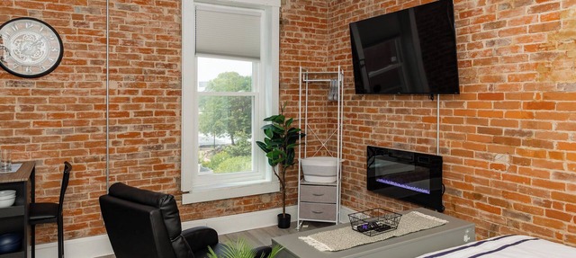 Downtown Studio great for a weekend getaway or longer work stay!