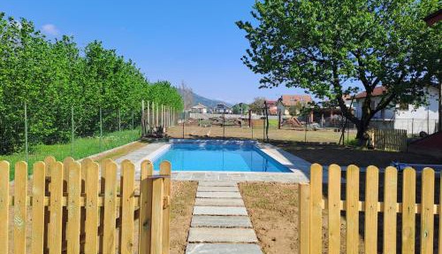 Dragonfly House, Alloggio in casa bifamigliare