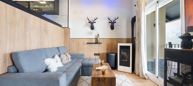 Duplex Zenith Sierra Nevada Apartment with Mountain Views and Private Terrace