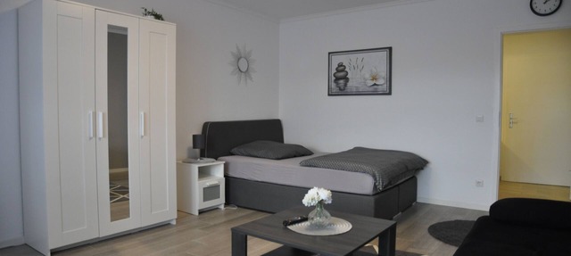 E&S Apartment's - quiet oasis - 1sqm balcony - parking lot - self check-in 24h