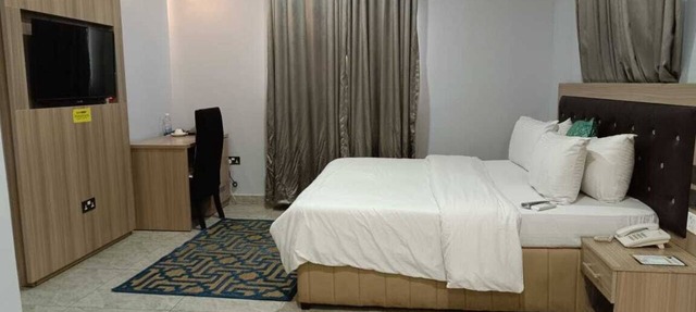 Eleventh House Hotel and Suites