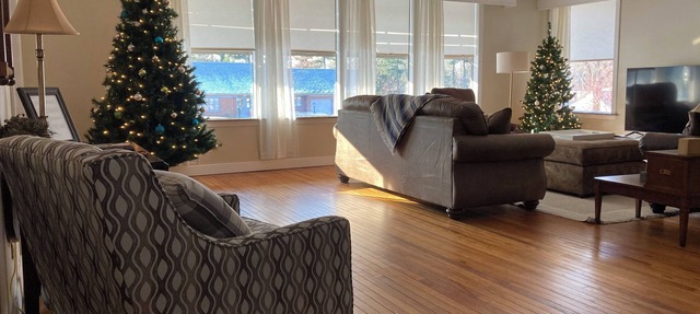 Family haven w/pool close to College of Wooster and downtown