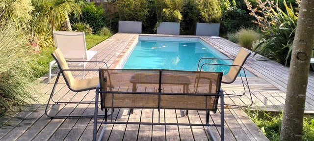 Family home with pool near beaches