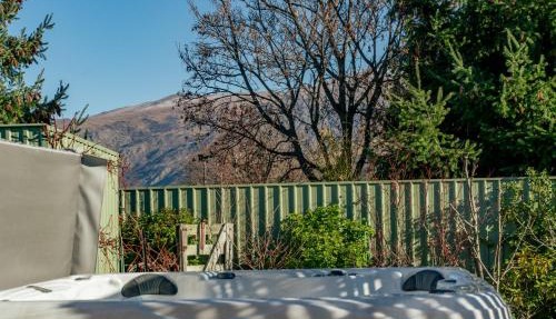 Fenwick - Cromwell Holiday Home