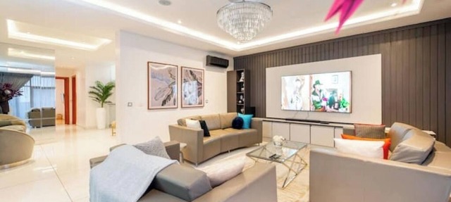 Four bedroom Luxury Duplex with Pool and PS5,Ikoyi