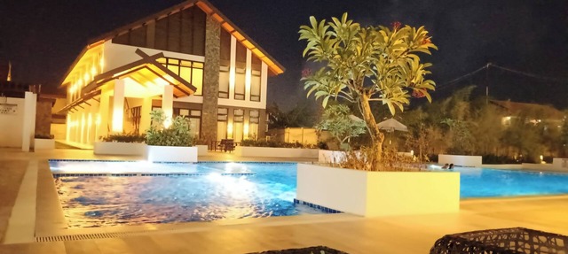 Full Cozy 1BR w/ Pool, Balcony w/ Panoramic View, PrimeTV by Mall & Airport