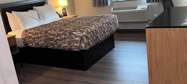 Hamburg Inn & Suites