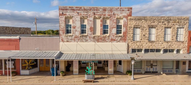 Historic Downtown Loft “B” in Miles, TX